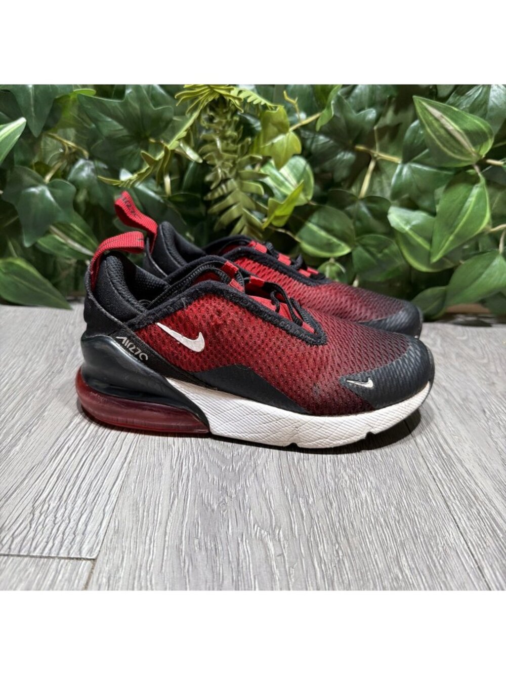 Nike Air Max 270 Preschool Gym red Boys Size 12c Running Shoes